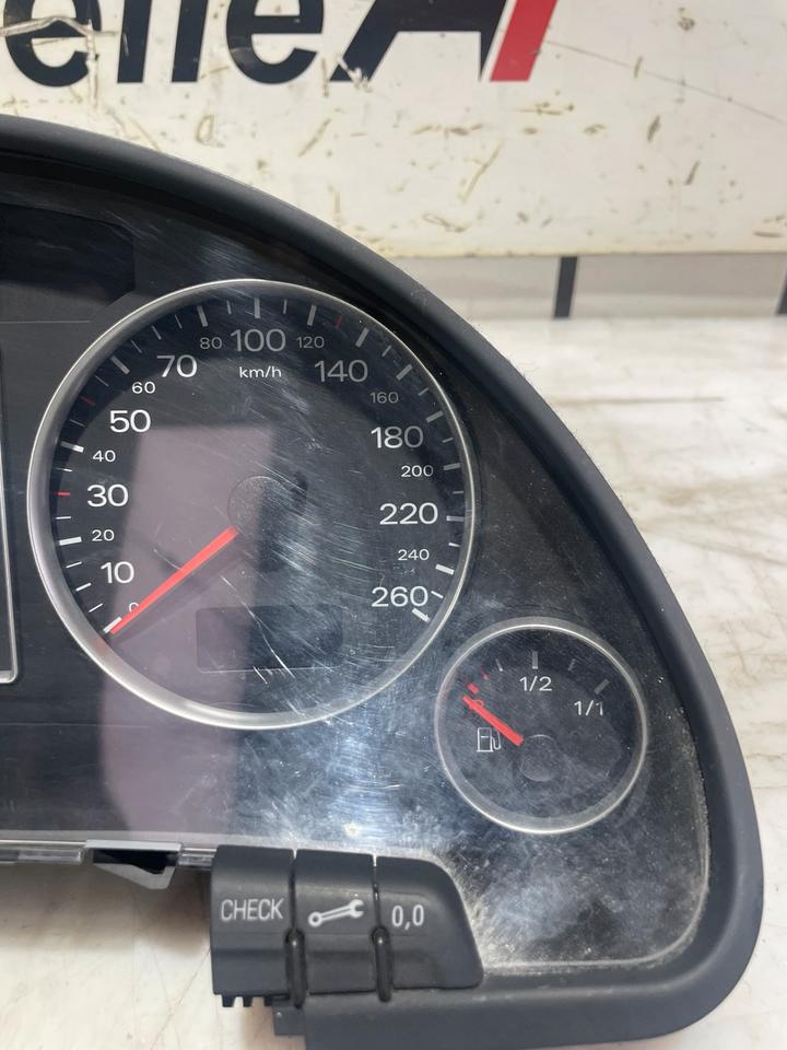 Audi A4 B7 8E Tacho Tachometer Kombiinstrument 8E0920900Q – Bild 3