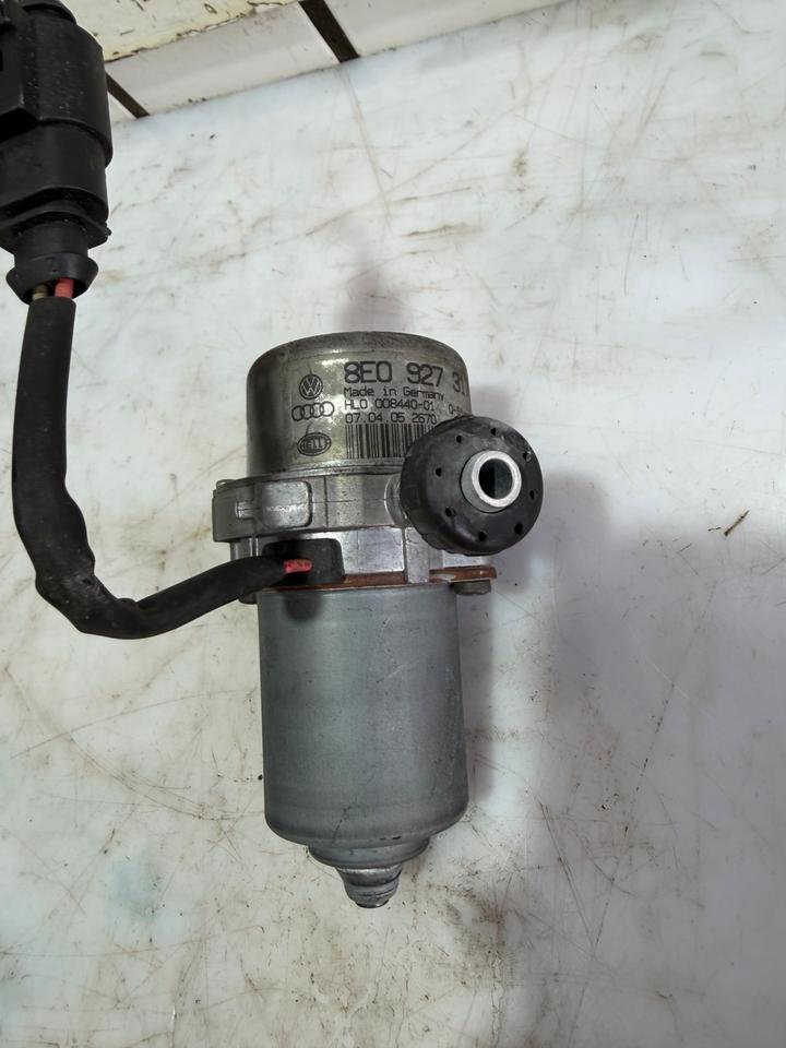 Audi A4 B7 8E Unterdruckpumpe Vacuumpumpe 8E0927317A – Bild 3