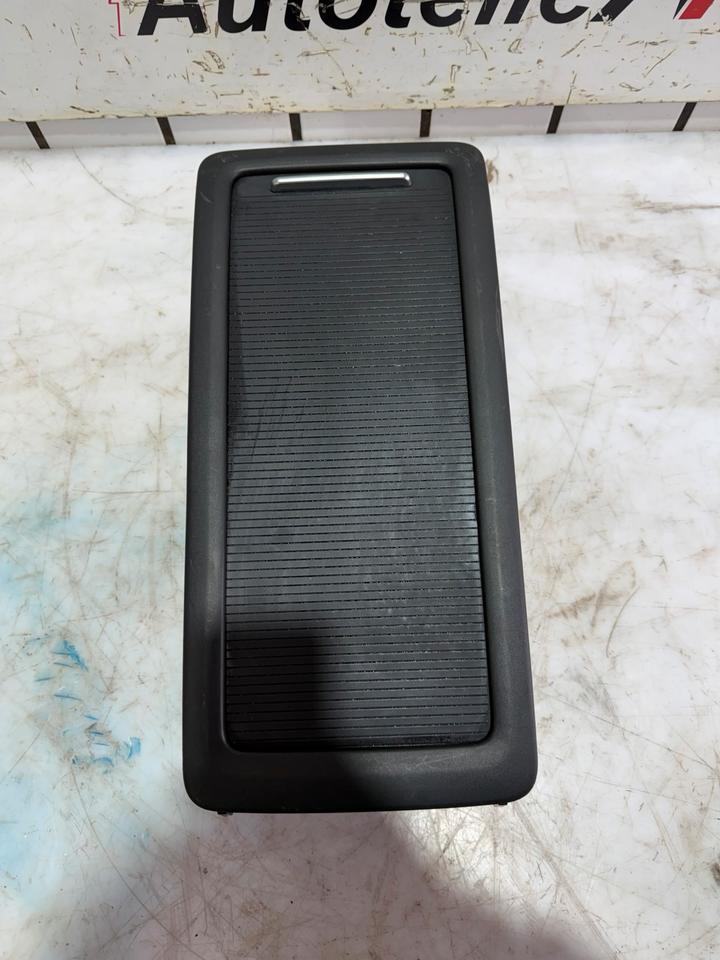 VW Passat CC Ablagekonsole Handschuhfach 3C8885977 – Bild 2