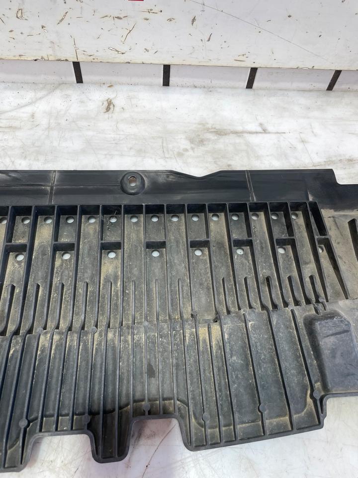 Audi A4 B8 8K Unterboden Abdeckung Stoßstange Vorne 8K0807233B – Bild 5