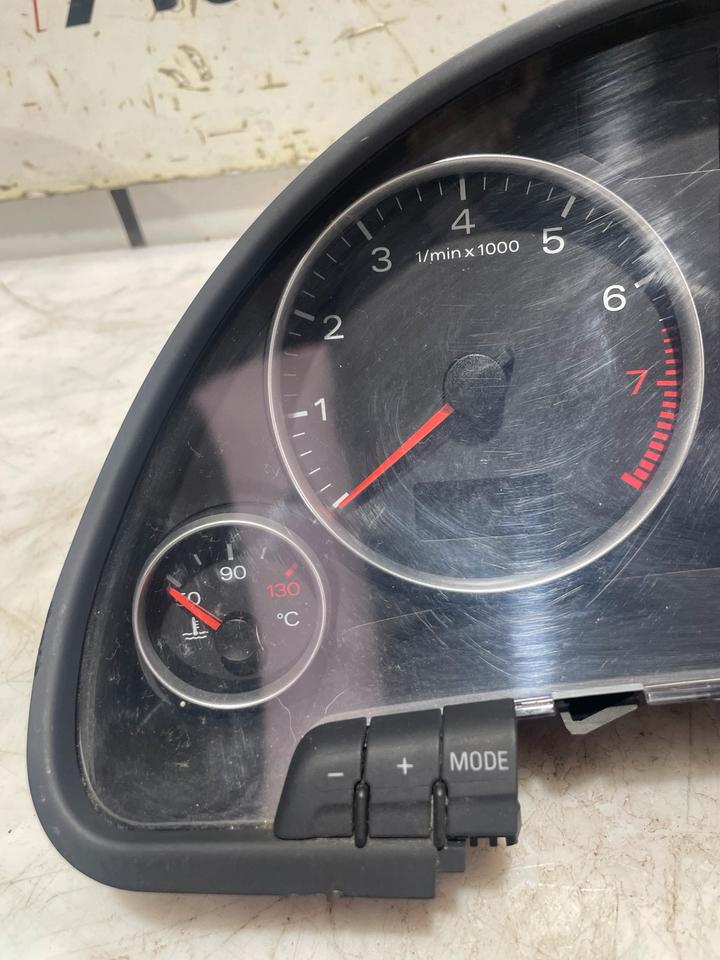 Audi A4 B7 8E Tacho Tachometer Kombiinstrument 8E0920900Q – Bild 5