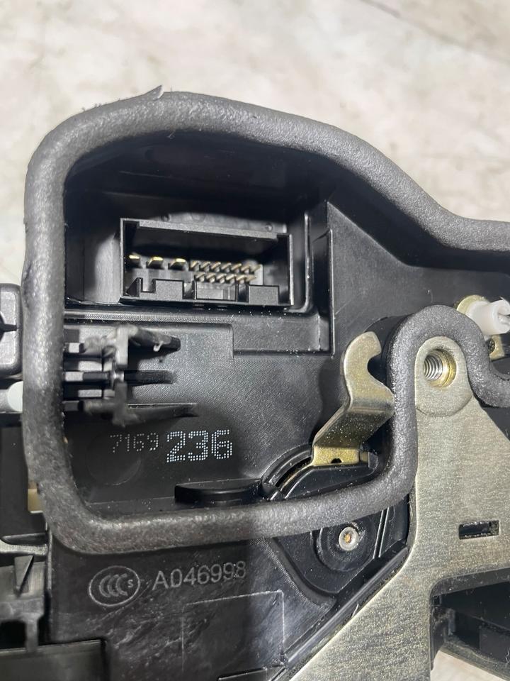 BMW 7er E65 E66 Türschloss Schloss Vorne Rechts 7169236 – Bild 11