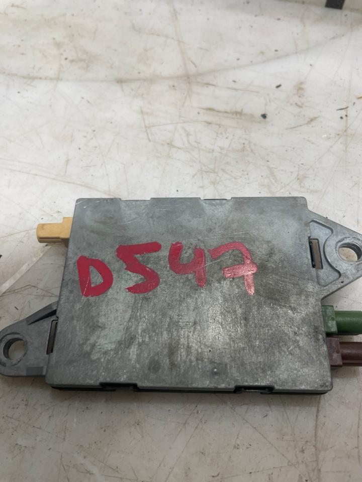 Audi TT 8J Steuergerät Antennenverstärker Antenne 8J8035225H – Bild 4