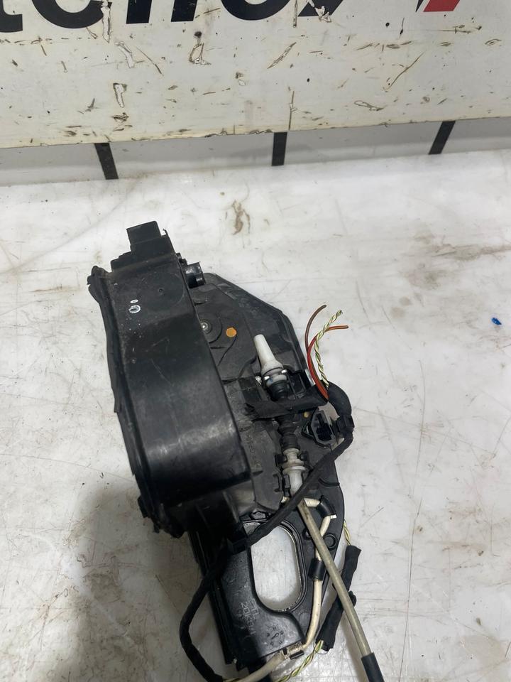 BMW 7er F01 F02 Türschloss Softclose Zuziehhilfe 7185688 7185689 – Bild 5