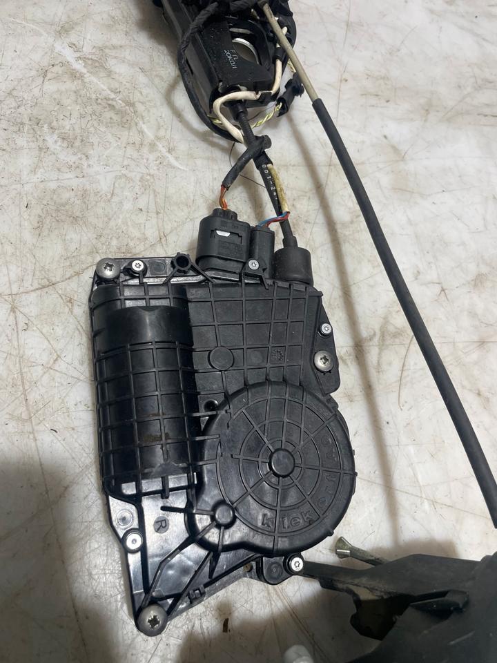 BMW 7er F01 F02 Türschloss Softclose Zuziehhilfe 7185688 7185689 – Bild 4