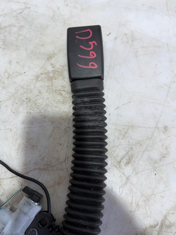 BMW 5er E60 E61 Gurtstraffer Gurtschloss Vorne Rechts 9117240 – Bild 3