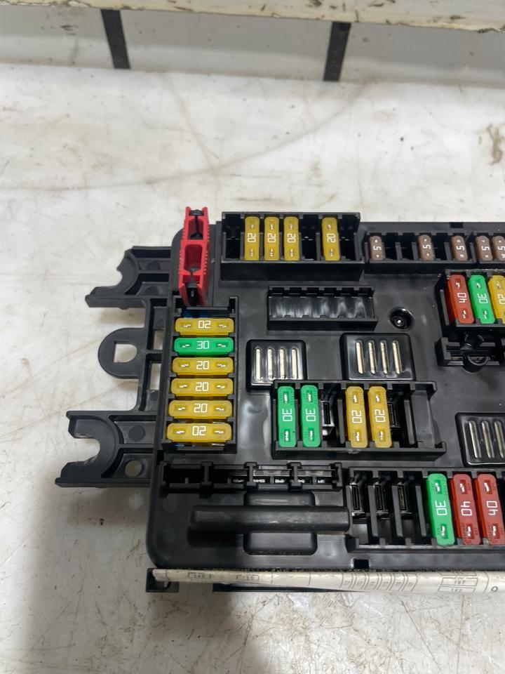 BMW 1er F20 F21 Sicherungskasten Stromverteiler 9389074 – Bild 4