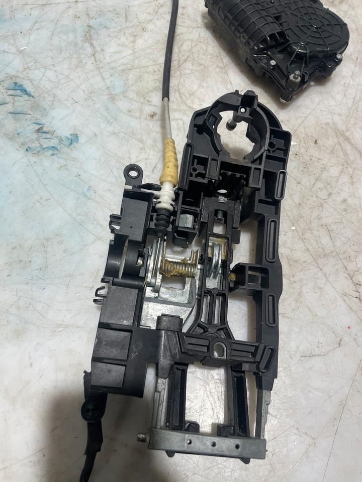 BMW 7er F01 F02 Türschloss Softclose Zuziehhilfe 7185688 7185689 – Bild 8