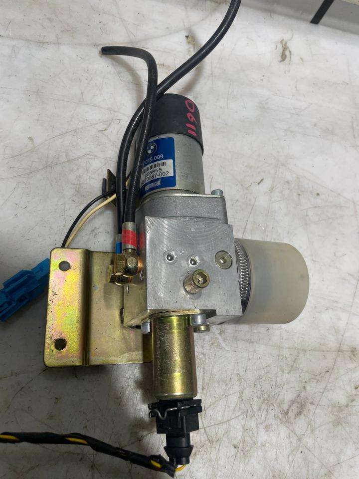 BMW 7er E65 E66 Zuziehhilfe Heckklappe Hydraulikpumpe 7015009 – Bild 2