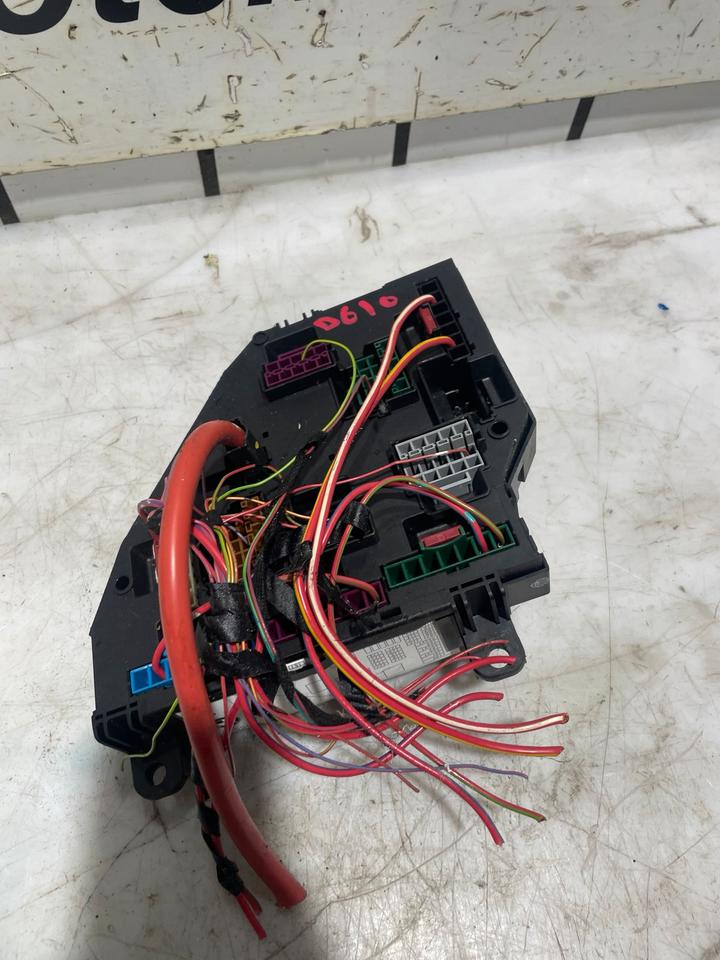 BMW 5er F10 F11 Sicherungskasten Stromverteiler 9267980 – Bild 3