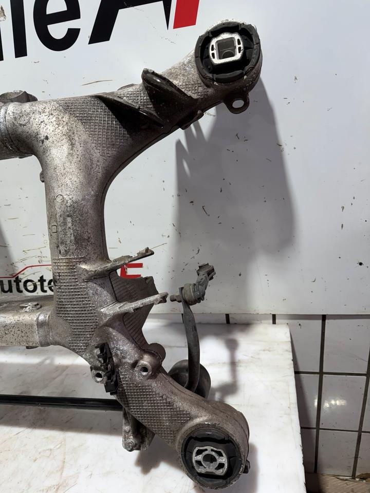 BMW 5er G30 Hinterachse Achse Träger Hinten 6861456 – Bild 5