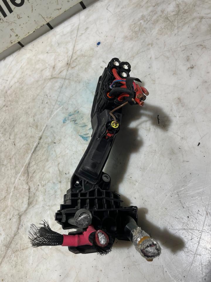 BMW 5er G30 G31 Stromverteiler Sicherungskasten 9339825 – Bild 6