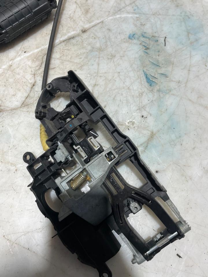 BMW 7er F01 F02 Türschloss Softclose Zuziehhilfe Vorne 7185691 – Bild 3