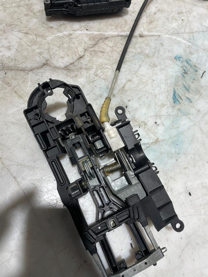 BMW 7er F01 F02 Türschloss Softclose Zuziehhilfe Vorne 7185691 – Bild 2