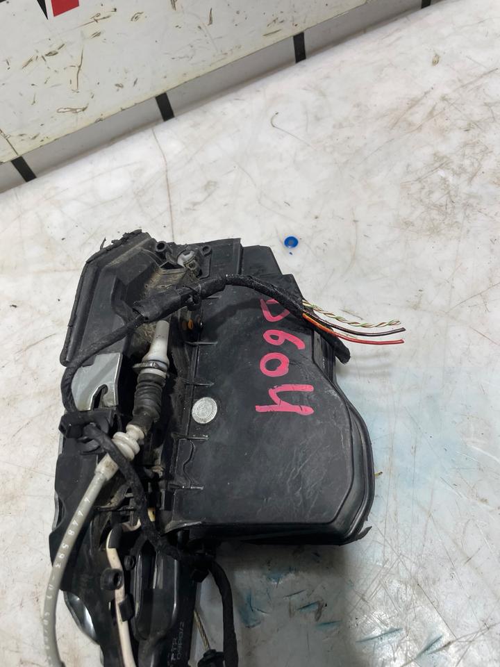 BMW 7er F01 F02 Türschloss Softclose Zuziehhilfe Vorne 7185690 – Bild 6