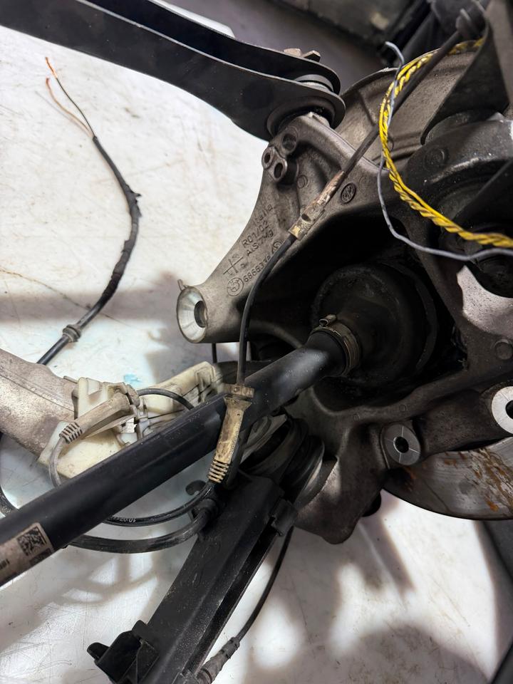 BMW 5er G30 G31 Achsschenkel Radnabe Radlager Schwenklager Hinten – Bild 6