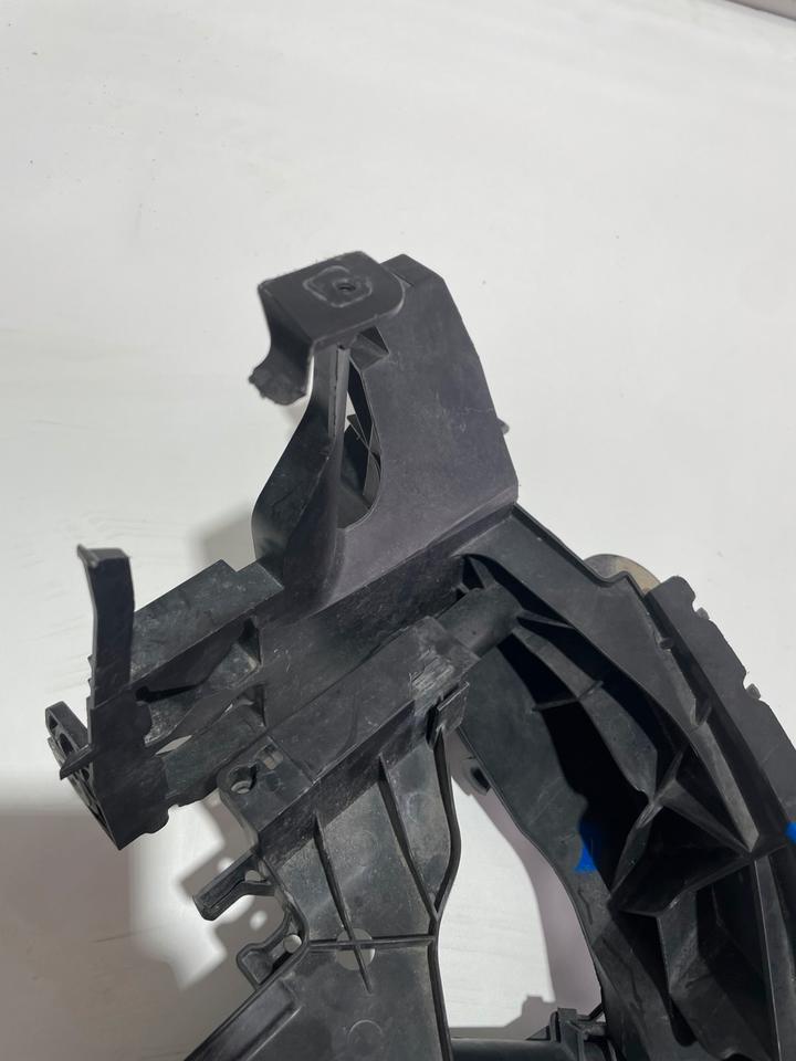 Audi A4 B8 8K Facelift Scheinwerfer Aufnahme Halter 8K0805608B – Bild 9