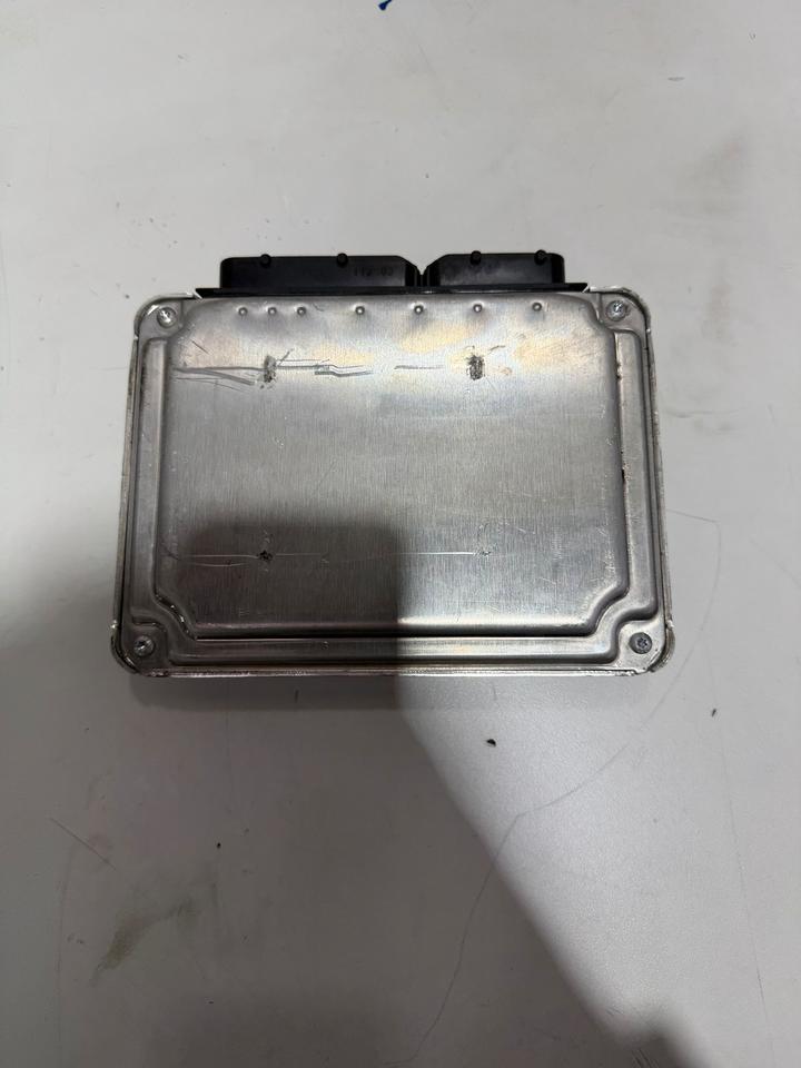 Audi S4 B6 B7 8E 8H 4.2 Motorsteuergerät Steuergerät 8E0910560B – Bild 5