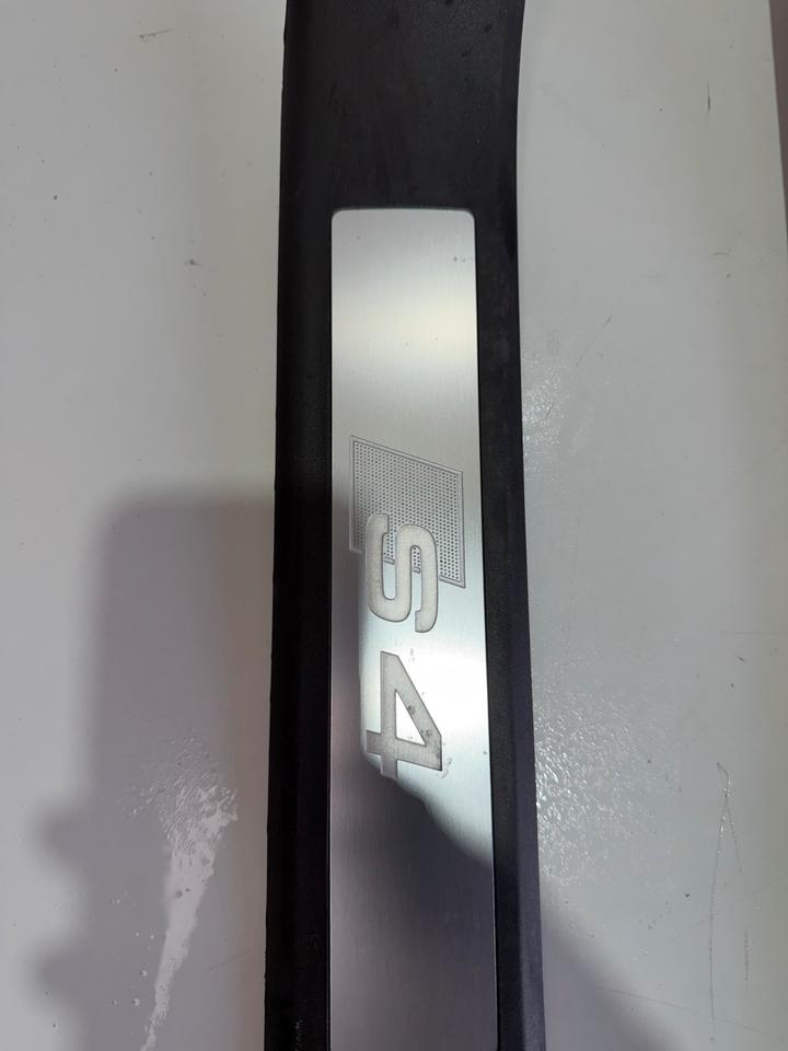Audi S4 B6 8E Einstiegsleiste Zierleisten Vorne Hinten 8E0853376A – Bild 9