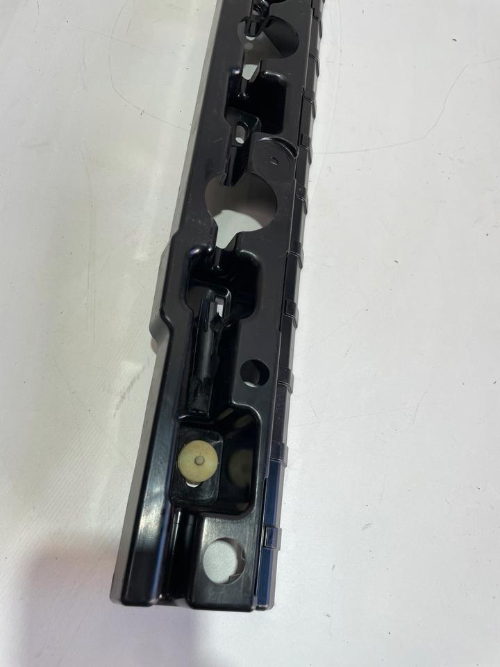 BMW 7er G11 G12 Seitenschweller Halter Träger 7357135 7357136 – Bild 9