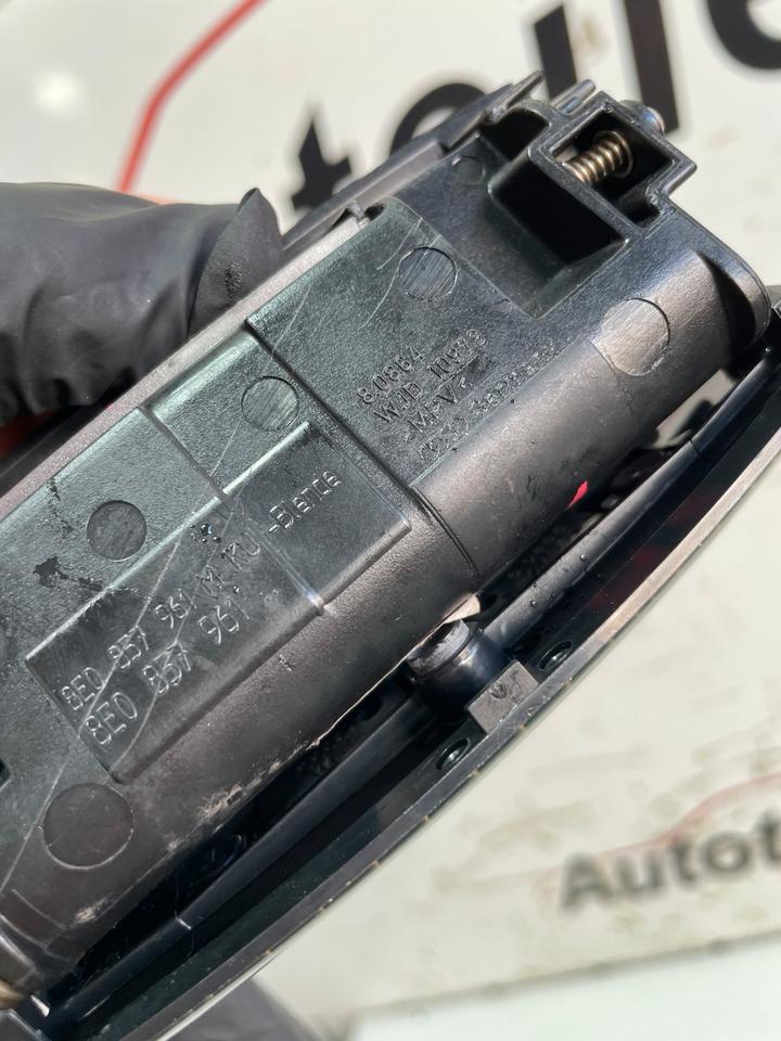 Audi S4 B6 8E Aschenbecher Ablagefach 8E0857961 – Bild 4