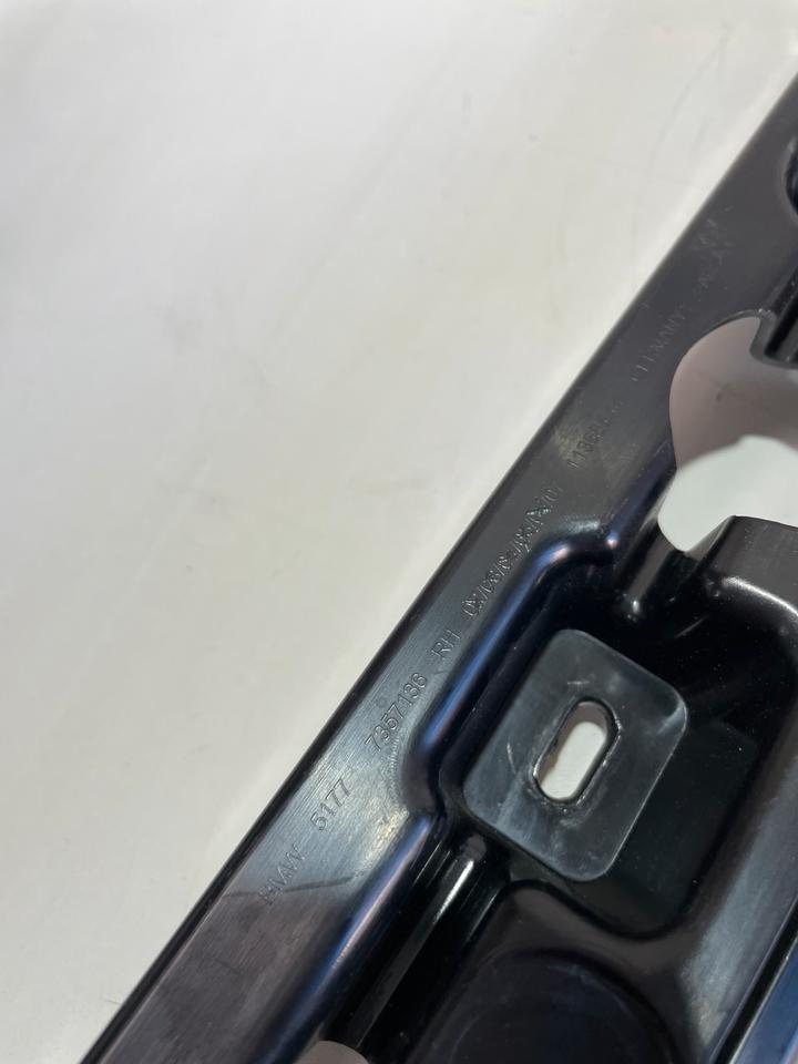 BMW 7er G11 G12 Seitenschweller Halter Träger 7357135 7357136 – Bild 13