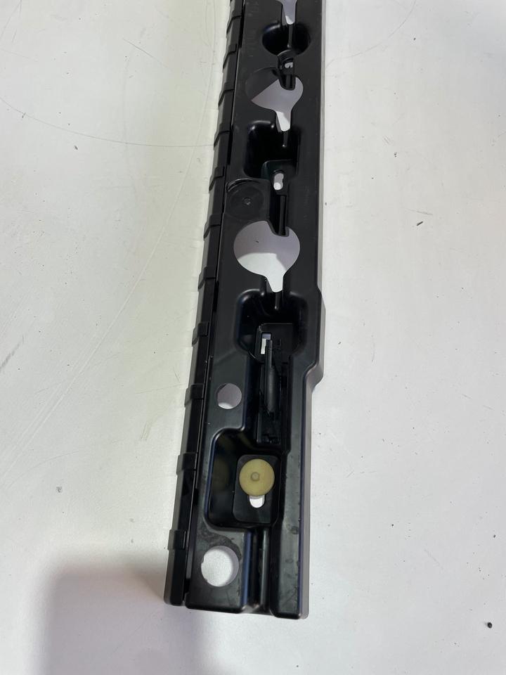 BMW 7er G11 G12 Seitenschweller Halter Träger 7357135 7357136 – Bild 3