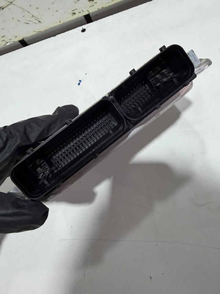 Audi S4 B6 B7 8E 8H 4.2 Motorsteuergerät Steuergerät 8E0910560B – Bild 4